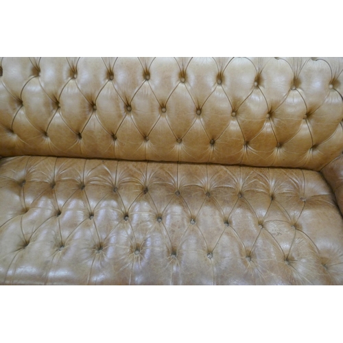 521 - 3 seater tan leather Chesterfield sofa - Approx length: 224cm