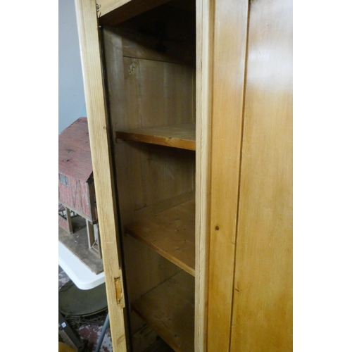 534 - Large antique pine wardrobe - Approx size: W: 163cm D: 62cm H: 207cm