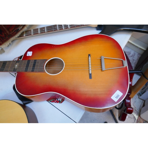 560 - Acoustic guitar