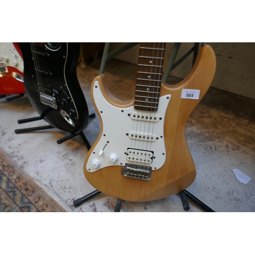 565 - Left handed electric guitar Pacifica by Yamaha