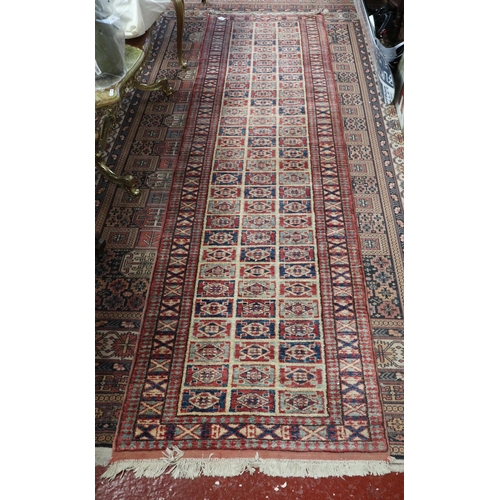 624 - Red patterned runner - Approx size: 74cm x 296cm