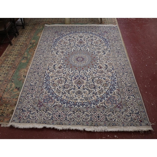 627 - Persian style carpet - Approx size: 300cm x 196cm