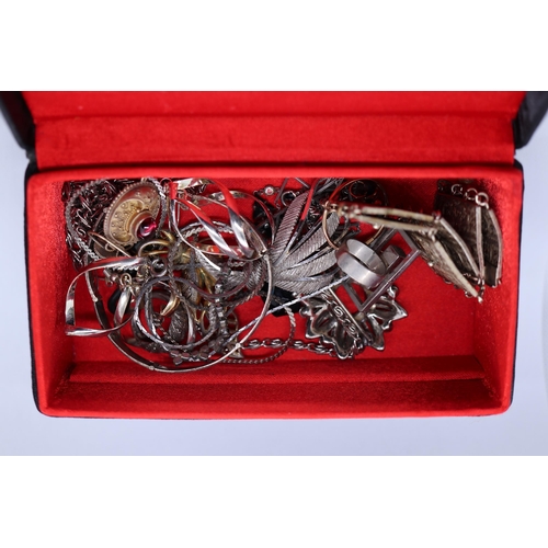 75 - Collection of jewellery in box