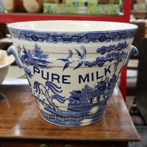 598 - Blue and white willow pattern ceramic milk pail