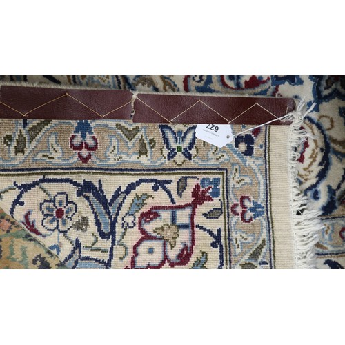 627 - Persian style carpet - Approx size: 300cm x 196cm