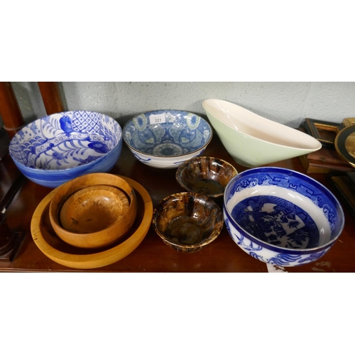 221 - Collection of bowls