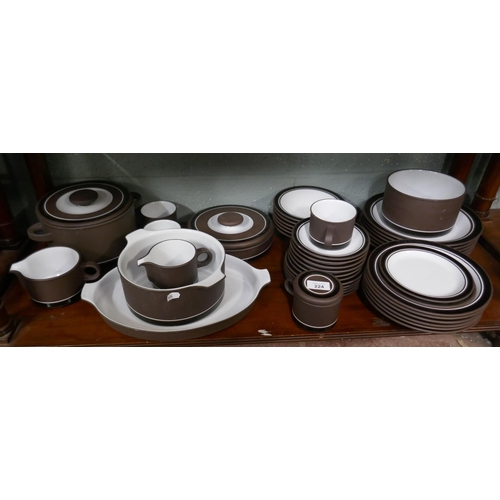 224 - Large collection of Hornsea tableware 