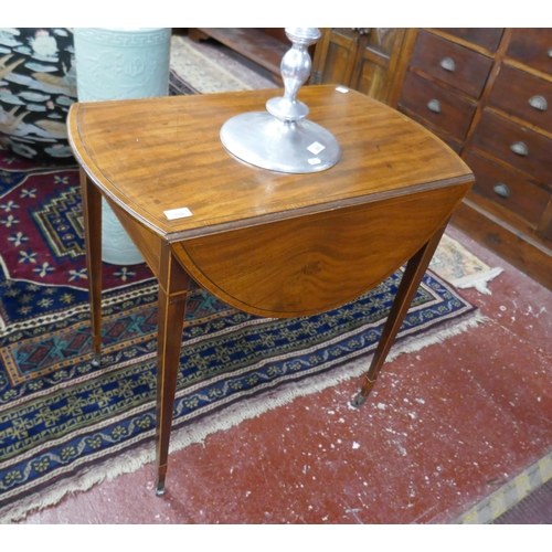 350 - Small Regency mahogany drop leaf table