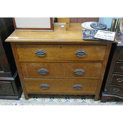 415 - Small oak chest of drawers - Approx size: W: 91cm D: 44cm H: 78cm