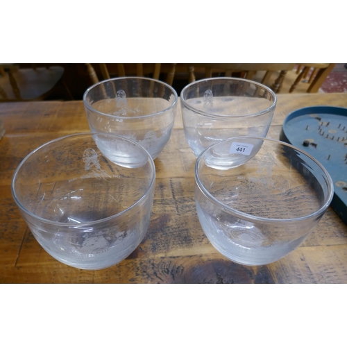441 - 4 etched glass Thomas Jefferson bowls