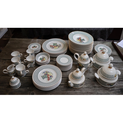 479 - Collection of Villeroy and Boch Luixemburg pattern
