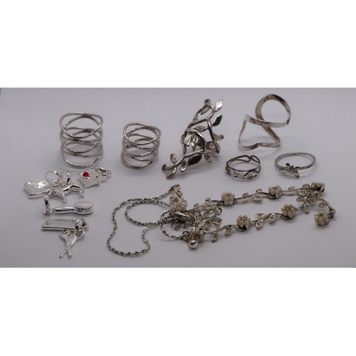 48 - Collection of jewellery to include silver