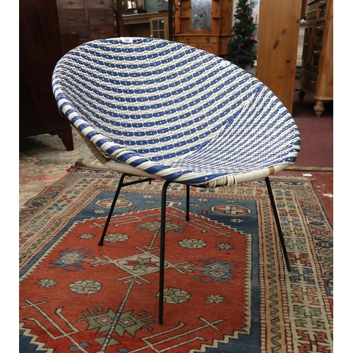 509 - Mid century blue and white woven vinyl sputnik chair
