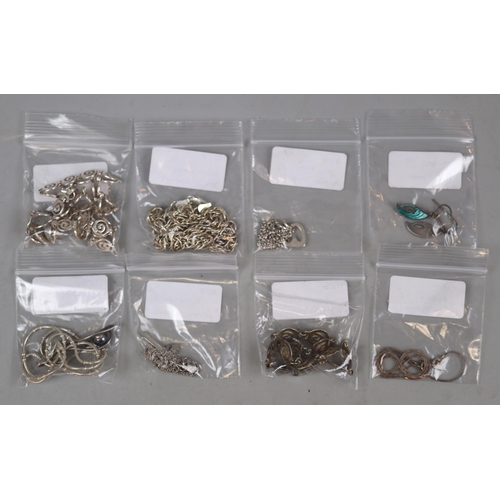 63 - Collection of silver jewellery