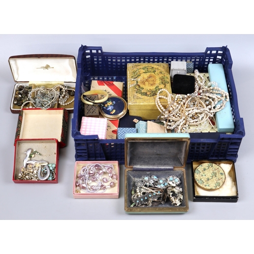 90 - Collection of costume jewellery
