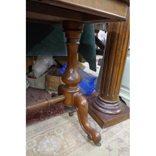 289 - Antique mahogany centre table - Approx size: W: 121cm D: 60cm H: 74cm