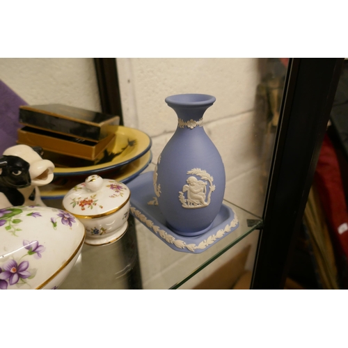 364 - Shelf of ceramics to include Wedgwood