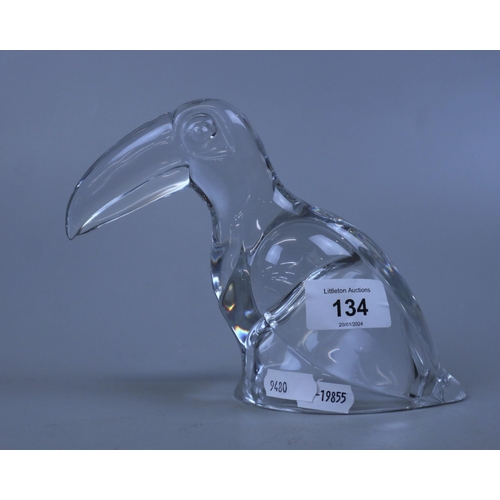 134 - Glass toucan - Approx height - 14cm