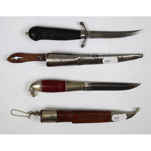 163 - 2 small daggers