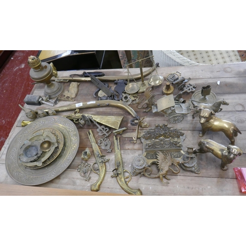293 - Collection of brassware to include horse hames and scales