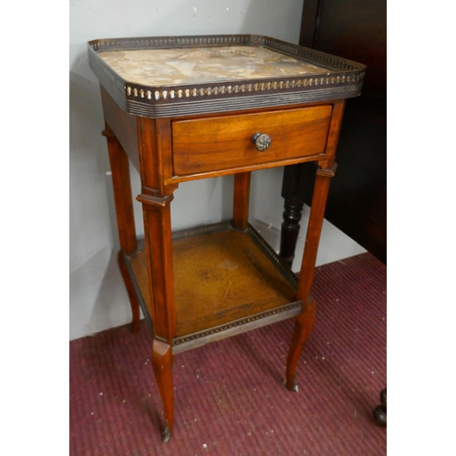 405 - Occasional table