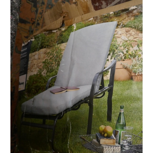 464 - Havisham classic cushion lounger as new in box
