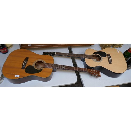 472 - 2 guitars - Hikada and Custom Guitars