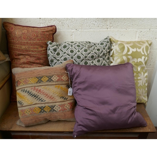 491 - Collection of cushions