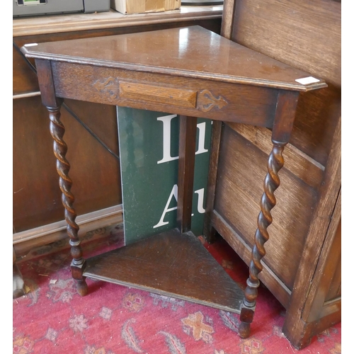 501 - Oak barley twist two tier corner table