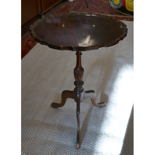 512 - Mahogany pie crust tripod table