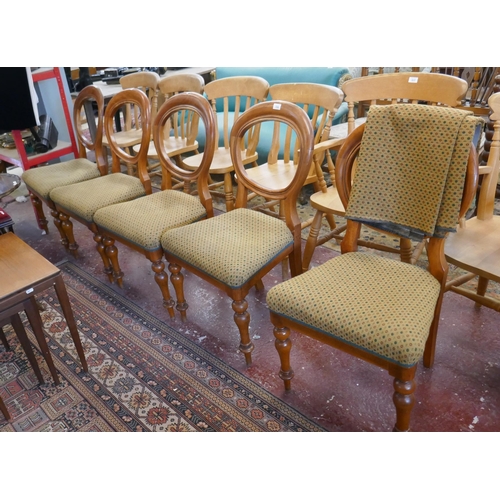 516 - 5 Victorian balloon back chairs together with extra fabric
