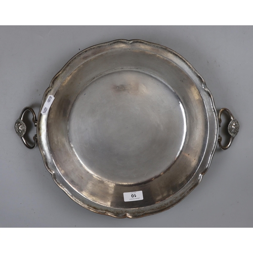 10 - Large white metal Peruvian serving dish - Either thick plated silver or low grade silver - Approx we... 