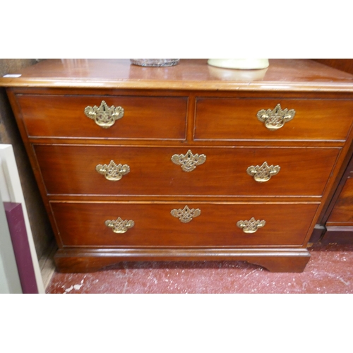 435 - Antique mahogany chest 2 over 2 drawers - Approx W: 105cm D: 56cm H: 78cm
