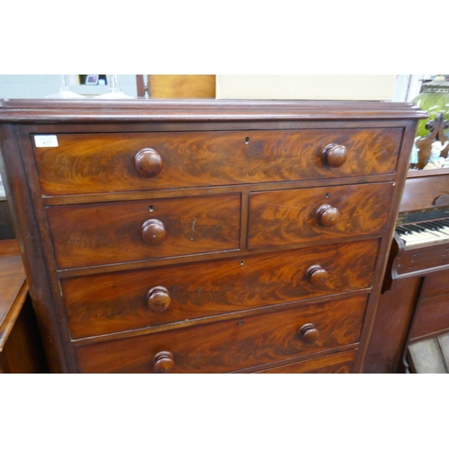 437 - Antique mahogany chest of drawers - Approx W: 110cm D: 56cm H: 123cm