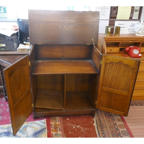 503 - Panelled oak cupboard - Approx W: 92cm D: 53cm H: 91cm