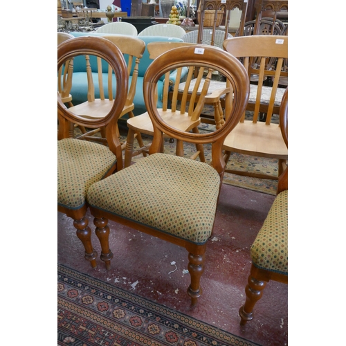 516 - 5 Victorian balloon back chairs together with extra fabric