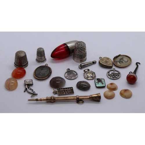 91 - Collectables to include 3 silver thimbles, perfume bottle and propelling pencil etc