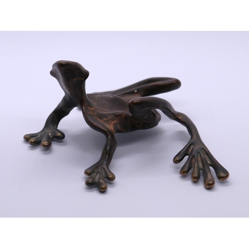 116 - Small bronze sculpture of a frog - signed