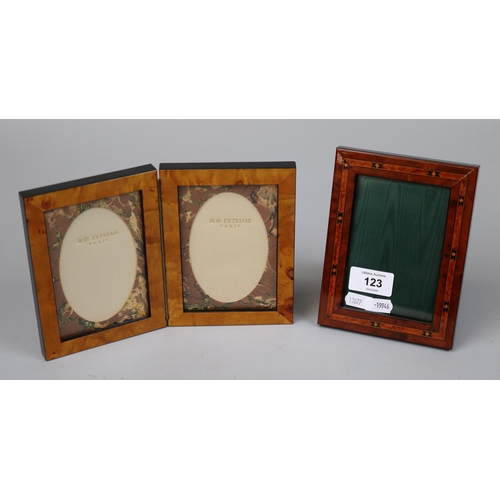 123 - 2 wooden picture frames