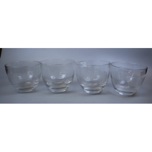 156 - 4 etched glass Thomas Jefferson bowls