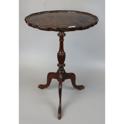 272 - Mahogany pie crust tripod table