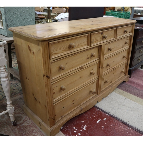 276 - Pine chest of drawers - Approx W: 132cm D: 43cm H: 80cm