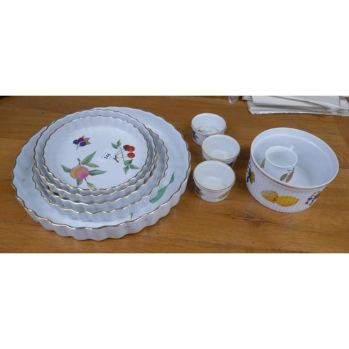 346 - Collection of Royal Worcester Evesham pattern