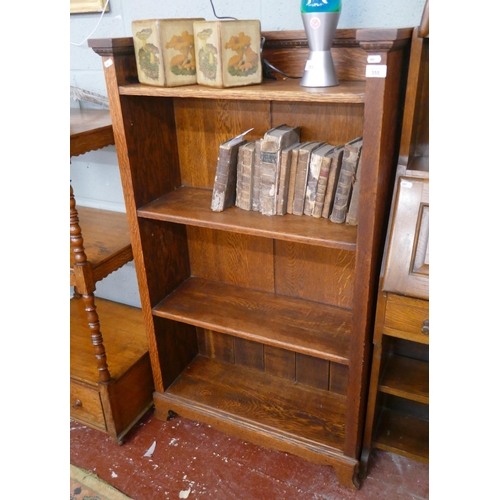 355 - Oak bookcase - Approx size W: 75cm D: 27cm H: 124cm