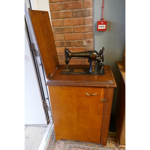 410 - Singer sewing machine table & sewing machine