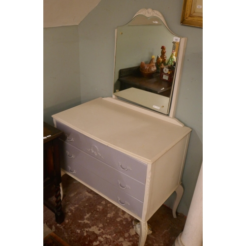 441 - French style dressing table