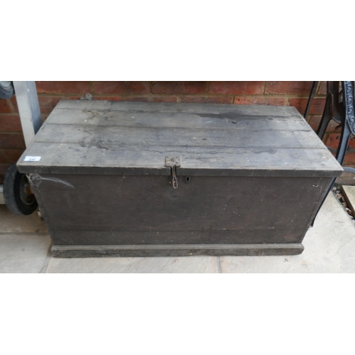 536 - Old chest containing bridal tack - Approx size W: 93cm D: 44cm H: 42cm