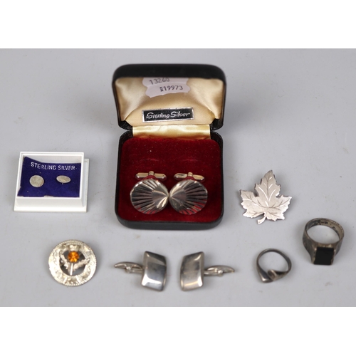 77 - Collection of silver jewellery
