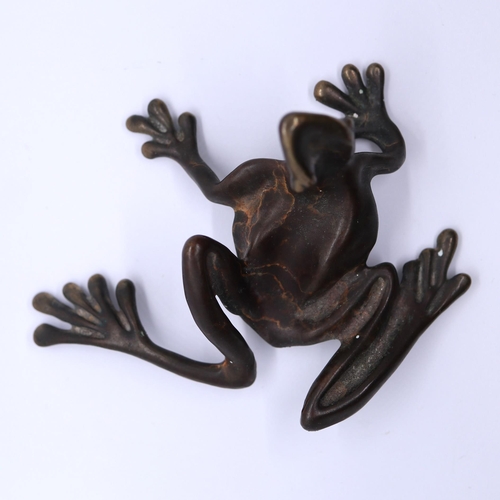 116 - Small bronze sculpture of a frog - signed