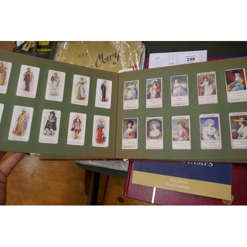 245 - 2 Players cigarette albums